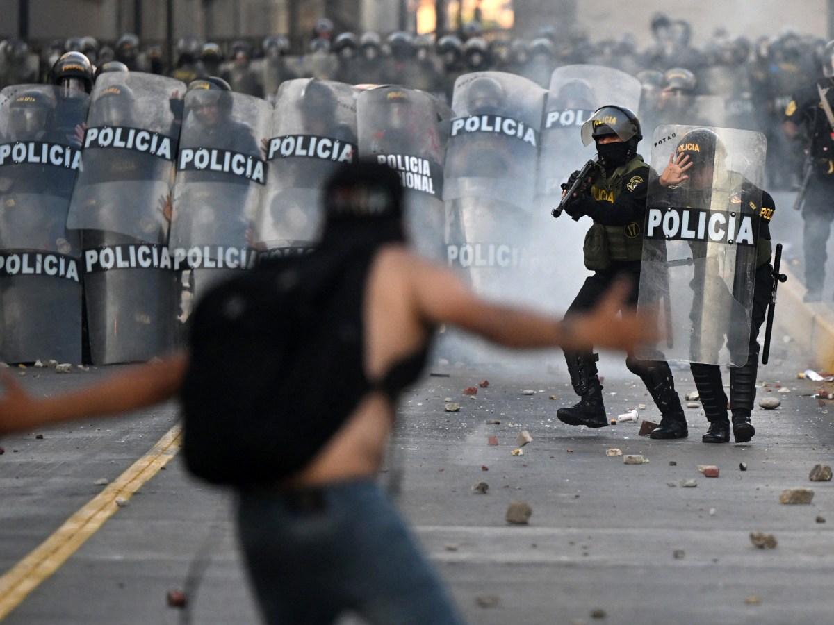 ‘We will die for our motherland’ Peruvians take the streets against Boluarte coup government